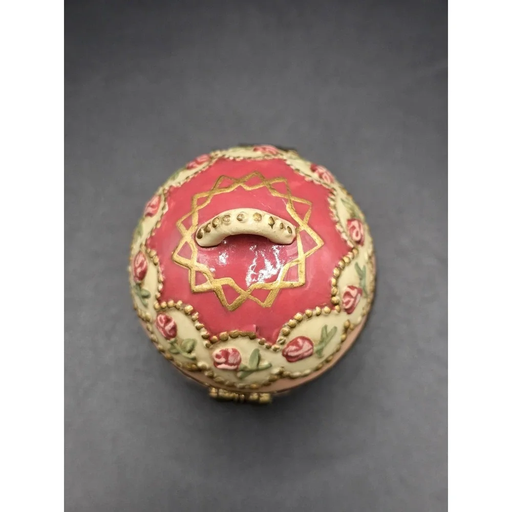 Vintage Trinket Box.  Hand Painted 1998 Perfect For All Occasions